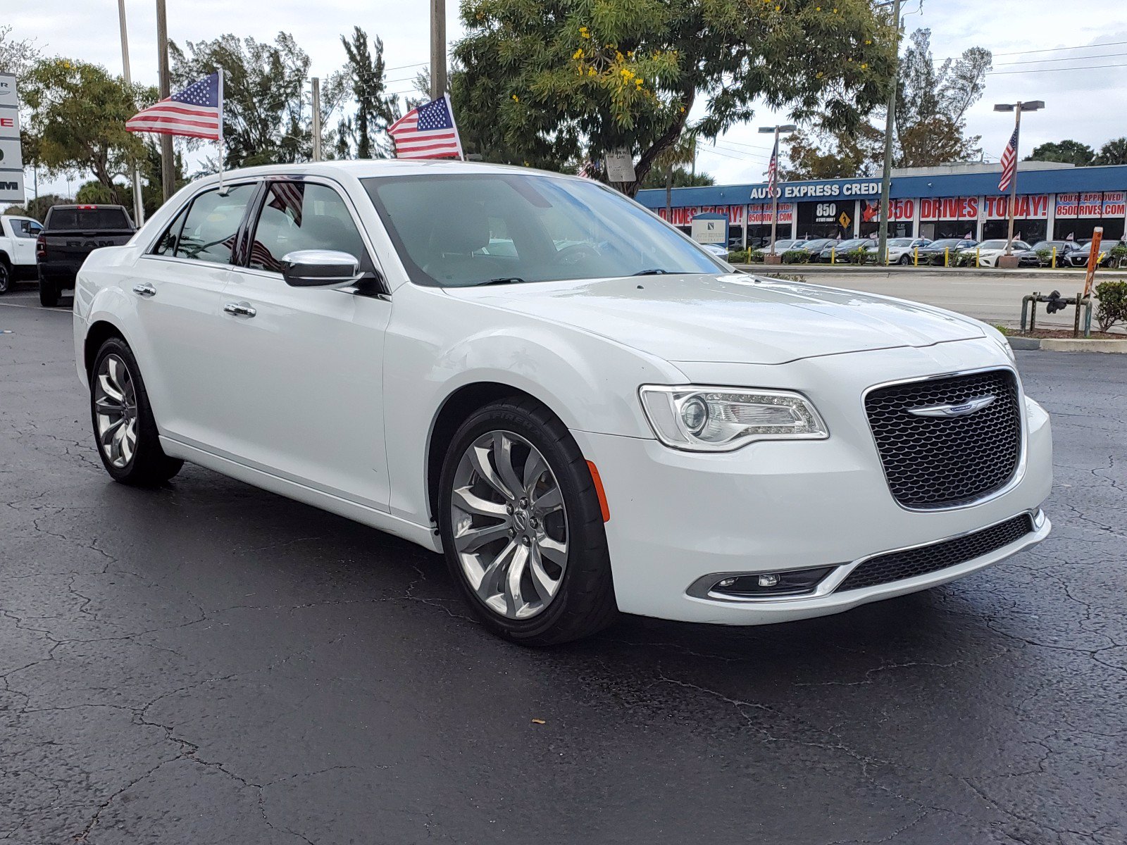 Pre-Owned 2019 Chrysler 300 Limited 4dr Car in Plantation #7472P ...